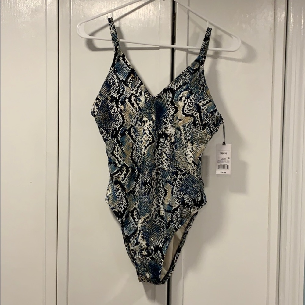 Women’s snakeskin Shade & Shore swimsuit NWT